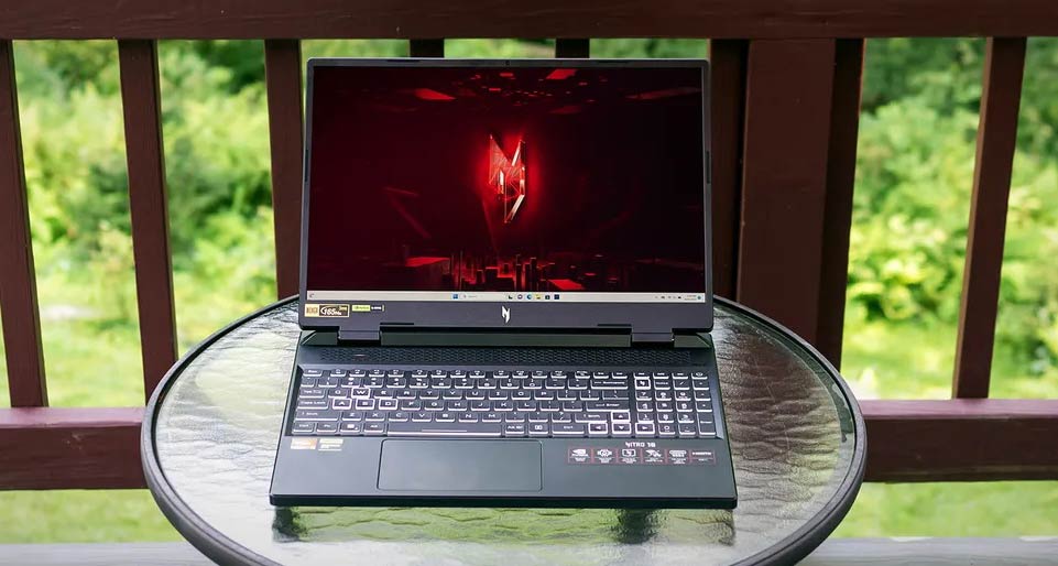 Acer Nitro 16 ortátil para juegos de menos de 800 euros