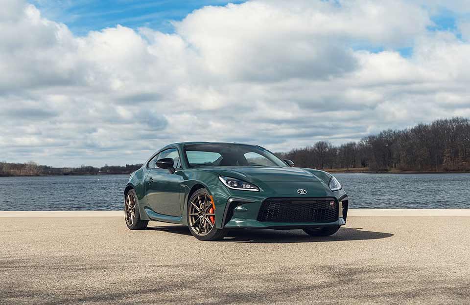 Automóvil deportivo de gama media